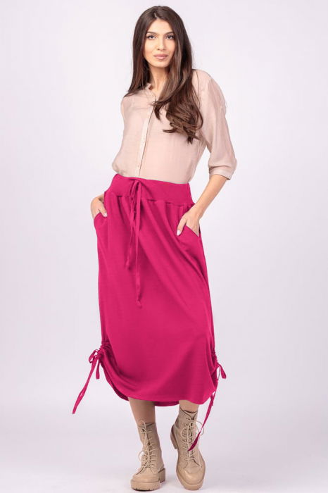 fusta-lunga-neagra-di-bumbac-cu-sireturi-laterale-la-baza-copie-622262 Fusta lunga, fucsia din bumbac, cu sireturi laterale la baza - imagine 1