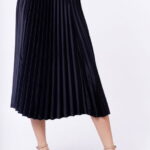 Fusta plisata, satinata, midi, neagra