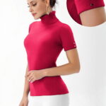 Helanca pulover cu maneca scurta, nasturei metalici si guler inalt, fucsia