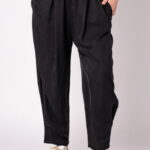 Pantaloni negri, masura mare, din tencel, cu siret