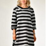 Rochie scurta casual in dungi gri-negru cu croi lejer si guler intors, din vascoza