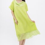 Rochie verde praz usor asimetrica A-line, din in cu guler si volan din matase, oversize