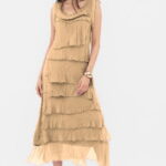 Rochie  camel din matase si vascoza cu  volane franjurate suprapuse, fara maneci