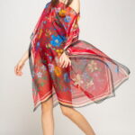 Rochie de plaja tip poncho de plaja cu flori si fluturi pe fond rosu, matase si vascoza