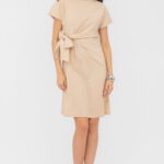 Rochie midi bej din vascoza, petrecuta pe talie