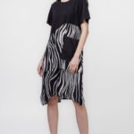 Rochie lalea cu talie oblica si imprimeu dungi oblice alb-negru