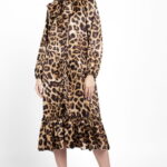 Rochie eleganta din satin, cu nasturei albi perlati si imprimeu animal print