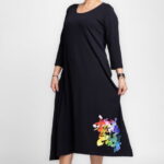 Rochie lunga A-line din tricot de bumbac neagra cu imprimeu petale