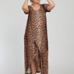 Rochie lunga A-line din tricot de vascoza cu siret la poale, imprimeu animal print