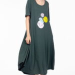 Rochie lunga A-line verde, cu imprimeu grafic chip, din tricot de bumbac