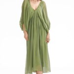 Rochie lunga din matase si vascoza, cu maneci ample si decolteu adanc, verde olive