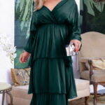 Rochie lunga suprapusa din matase, cu trei volane mari si maneca lunga, verde inchis