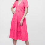 Rochie fucsia din in cu volane si bust petrecut