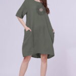 Rochie midi din in cu floare din paiete pe piept, kaki