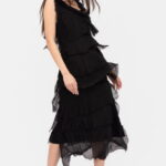 Rochie neagra din matase si vascoza cu  volane franjurate suprapuse, fara maneci