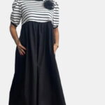 Rochie neagra din poplin de bumbac si jerseu alb cu dungi negre, cu maneca scurta bufanta