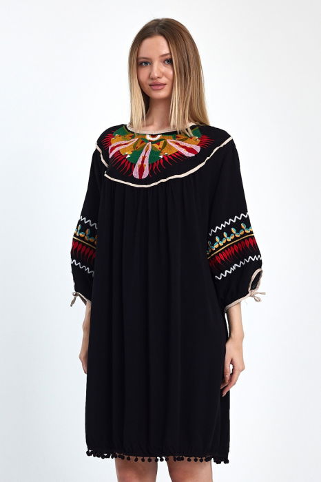 rochie-oversize-neagra-midi-brodata-pe-piept-si-maneci-105564 Rochie oversize, neagra, midi, brodata pe piept si maneci - imagine 1