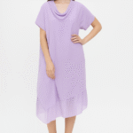 Rochie oversize usor asimetrica A-line, din in cu guler si volan din matase, lila