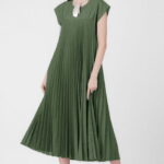 Rochie plisata  A-line lunga, material fin si usor creponat, kaki