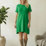 Rochie scurta A-line tricotata, cu maneca scurta si nasture decorativ, verde