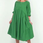 Rochie verde oversize, cu maneca scurta, cu trei volane asimetrice, din poplin satinat