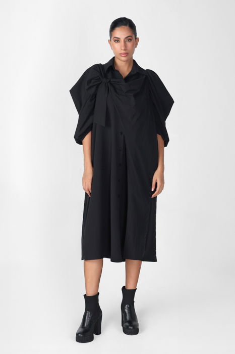 set-rochie-neagra-oversize-cu-guler-tip-camasa-si-vesta-matlasata-copie-762298 Rochie neagra oversize cu maneci bufante si ample - imagine 1