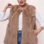 Vesta din blanita ecologica camel, super pufoasa