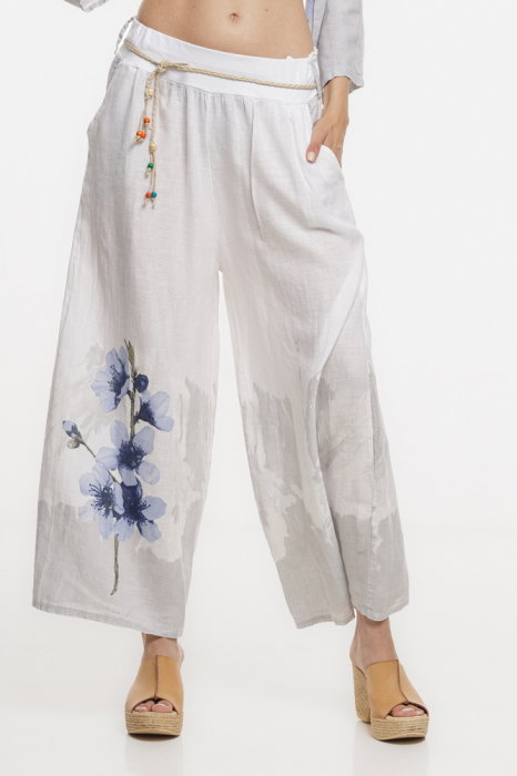 pantaloni-de-vara-largi-din-in-bej-cu-imprimeu-floral-artistic-copie-080502 Pantaloni de vara largi din in alb cu imprimeu floral artistic - imagine 1