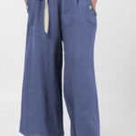 Pantaloni largi de vara, din in, cu nasturi din lemn la buzunare, albastru jeans