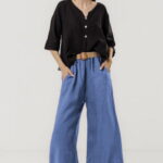 Pantaloni largi de vara, din in albastru jeans cu croi lejer si curea din sfoara