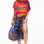 Rochie de plaja lunga tip poncho din matase cu imprimeu dupa pictura celebra