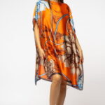 Rochie de plaja tip poncho din matase cu imprimeu abstract pe fond portocaliu