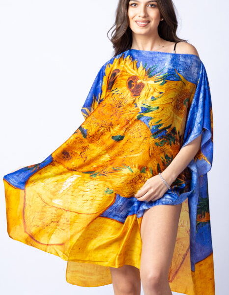 Rochie de plaja tip poncho din matase cu stilizare   Floarea Soarelui   pe fond albastru