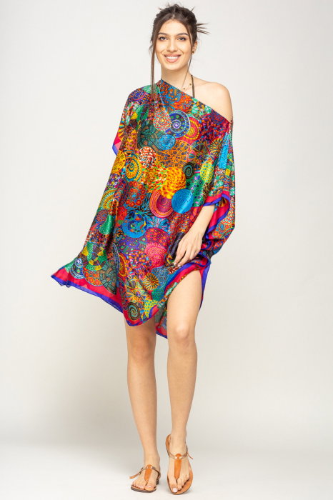 Rochie de plaja tip poncho din matase imprimat cu mandale multicolore cu albastru si bordo pe margine - imagine 1
