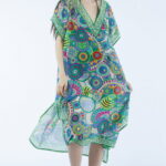 Rochie lunga de plaja tip poncho cu imprimeu mandale in nuante de verde