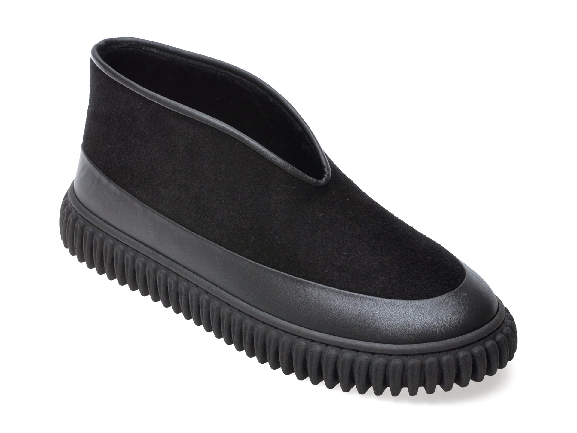 b3539948fe36a51d21039403018264d2e88bfac8a031f7a31430f8eb0b780a8d Pantofi casual Femei GRYXX negri, 208616, din piele intoarsa - imagine 1