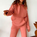 Compleu bumbac vatuit Alexis, bluza cu gluga si pantaloni cu buzunare, Roze