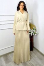 Compleu business LUNIS, cu sacou petrecut si fusta plisata, Crem, Marime S/M/L