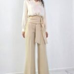 Pantaloni lungi, croi evazat Liora, cu inchidere wrap metalica, Crem