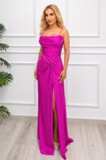 Rochie lunga de ocazie MIRUNEEA, cu crapatura pe picior si cristale, Fucsia, Marime S/M