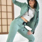 Trening Yuki, cu pantaloni si bluza accesorizate cu fermoare, Verde